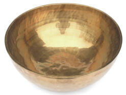 Alternative view of Tibetische XL Klangschale  - Ø 36,5 cm - 5535 g - Eros - Fußklangschale